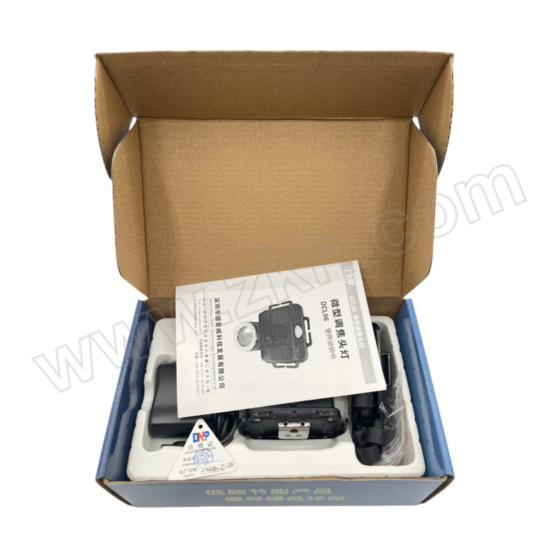 DNP/德普威 微型头灯 DCL06 LED功率：1W
电池容量：1700mAh
工作照明：大于11小时
充电时间：小于5小时
防护等级：IP65
外部尺寸：78×61×62mm
整体重量：86克
外壳材料：防弹塑料 1个